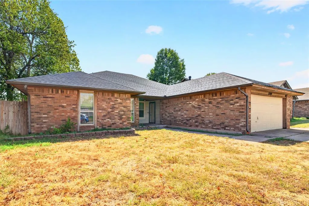 Photo 3 — 12008 SW 4th Street, Yukon, OK 73099