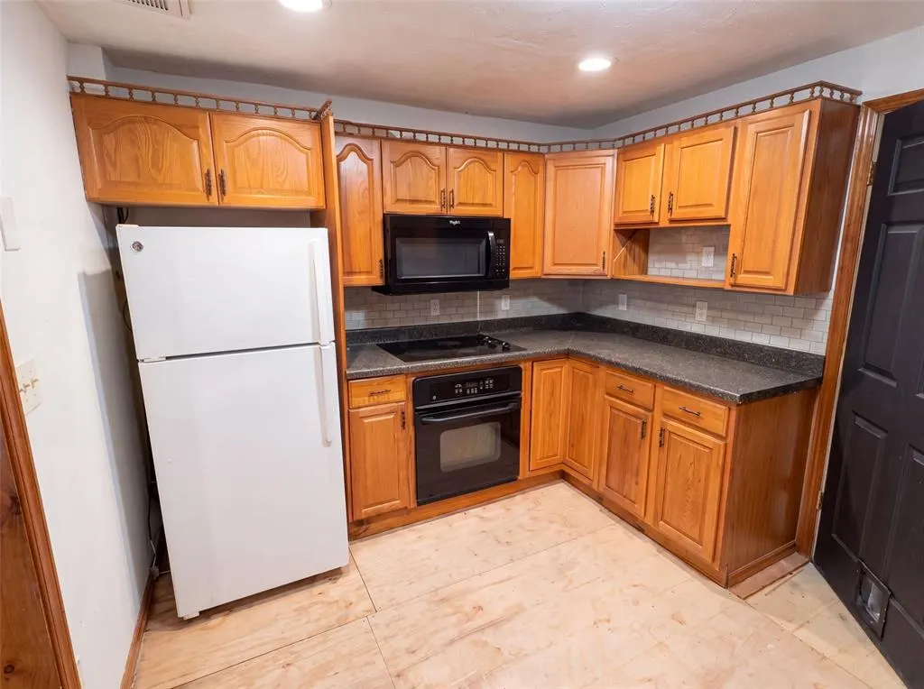 Photo 2 — 20509 E Reno Avenue, Harrah, OK 73045