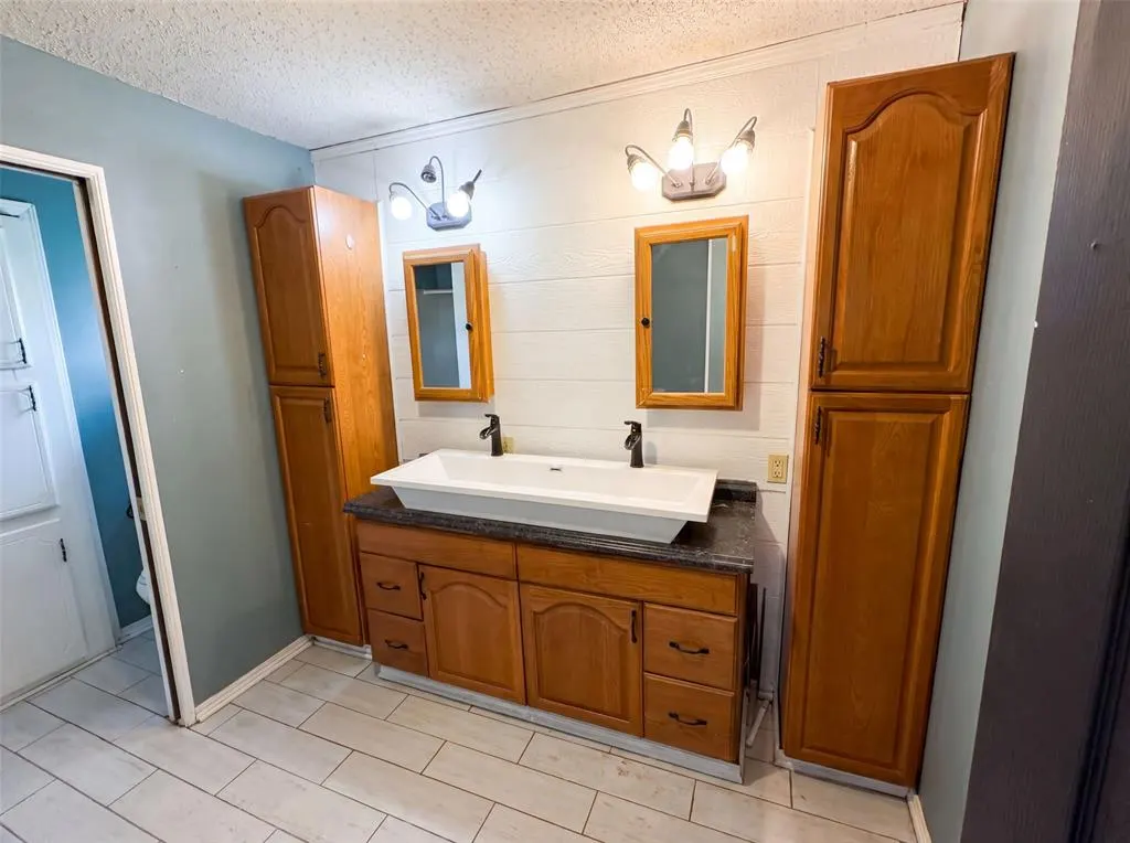 Photo 15 — 20509 E Reno Avenue, Harrah, OK 73045