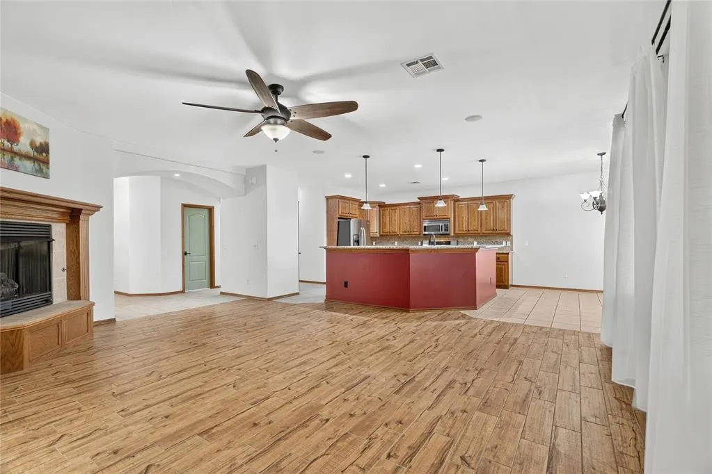 Photo 6 — 10809 Middlesbrough Lane, Yukon, OK 73099