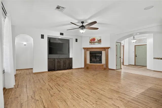 Photo 7 — 10809 Middlesbrough Lane, Yukon, OK 73099