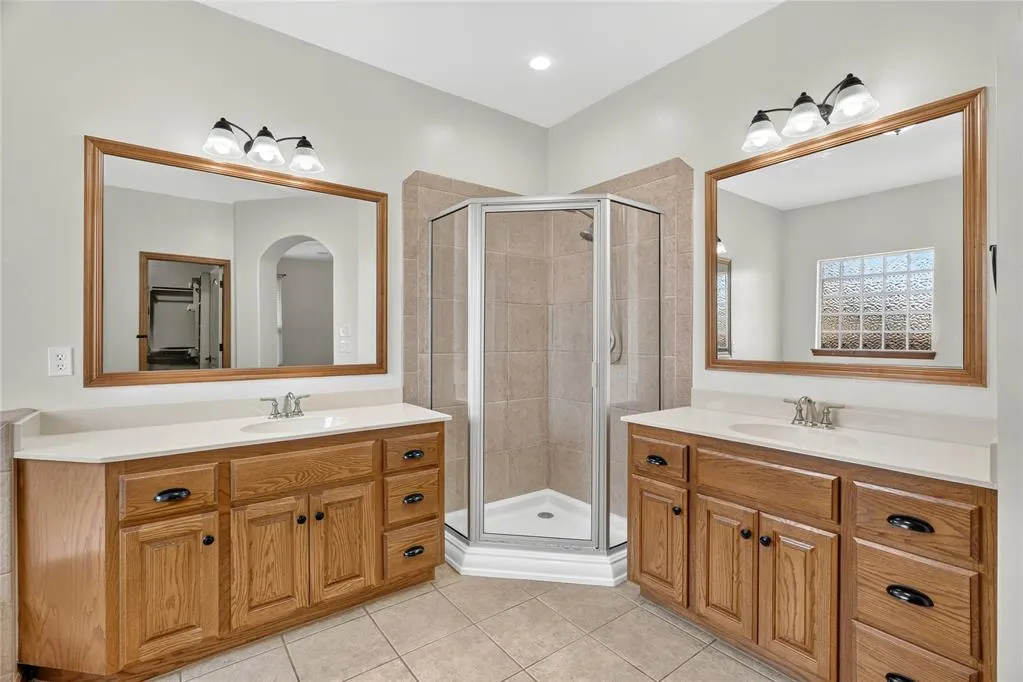 Photo 15 — 10809 Middlesbrough Lane, Yukon, OK 73099