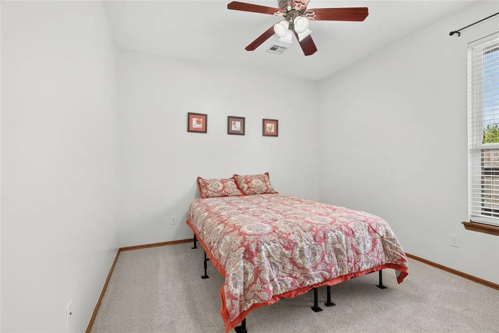 Photo 18 — 10809 Middlesbrough Lane, Yukon, OK 73099