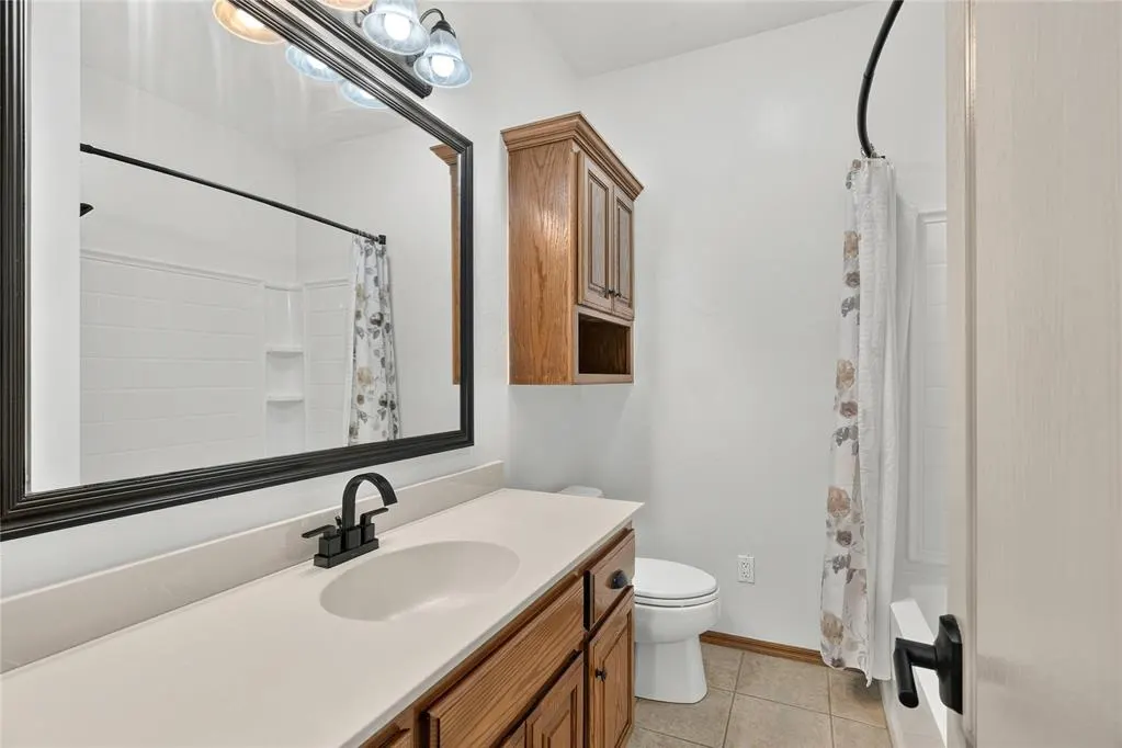 Photo 21 — 10809 Middlesbrough Lane, Yukon, OK 73099