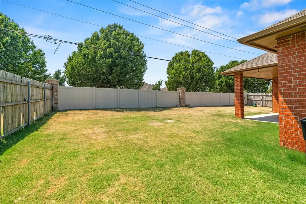 Photo 33 — 10809 Middlesbrough Lane, Yukon, OK 73099