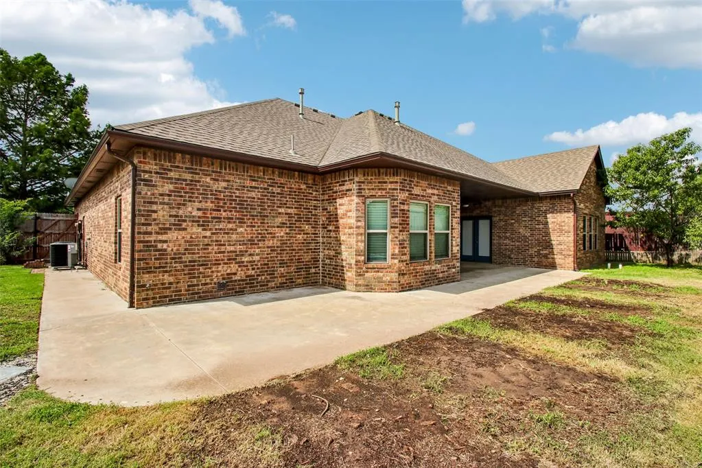 Photo 5 — 201 SW 137th Terrace, Oklahoma City, OK 73170