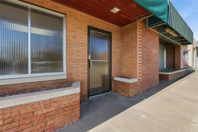 Photo 3 — 720 Delaware Street, Perry, OK 73077