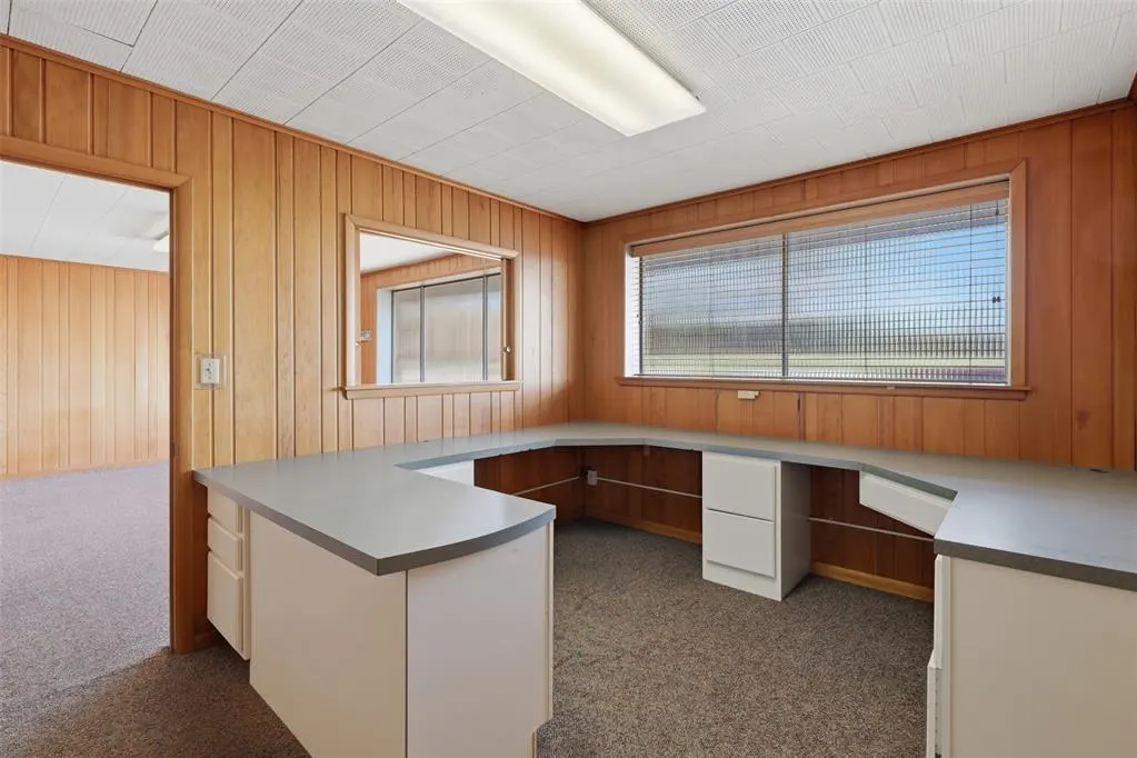 Photo 13 — 720 Delaware Street, Perry, OK 73077