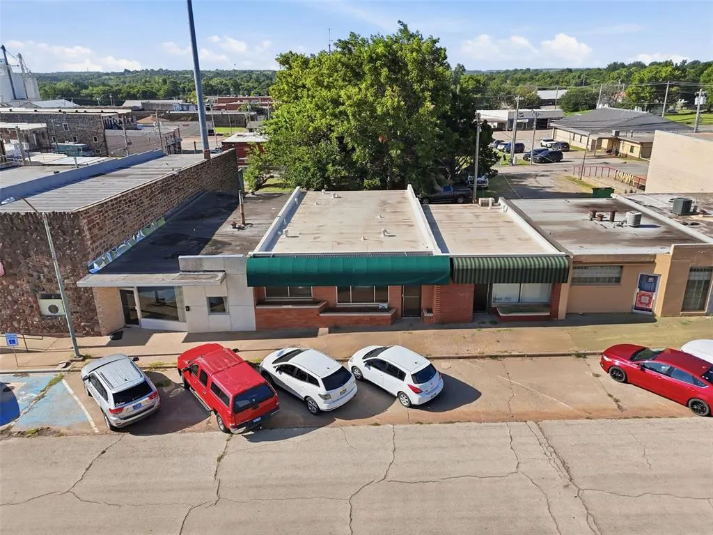 Photo 31 — 720 Delaware Street, Perry, OK 73077