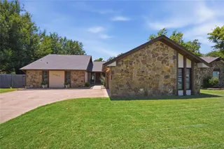 Sold home at 11057 W Country Drive