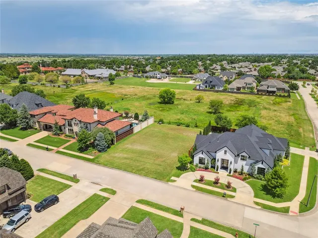 Photo 2 — 3805 Danfield Lane, Norman, OK 73072