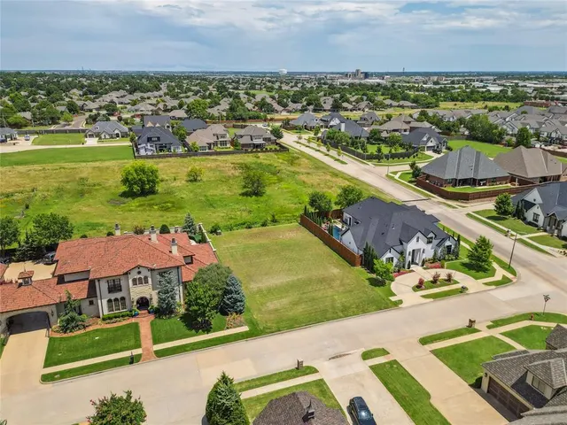 Photo 3 — 3805 Danfield Lane, Norman, OK 73072