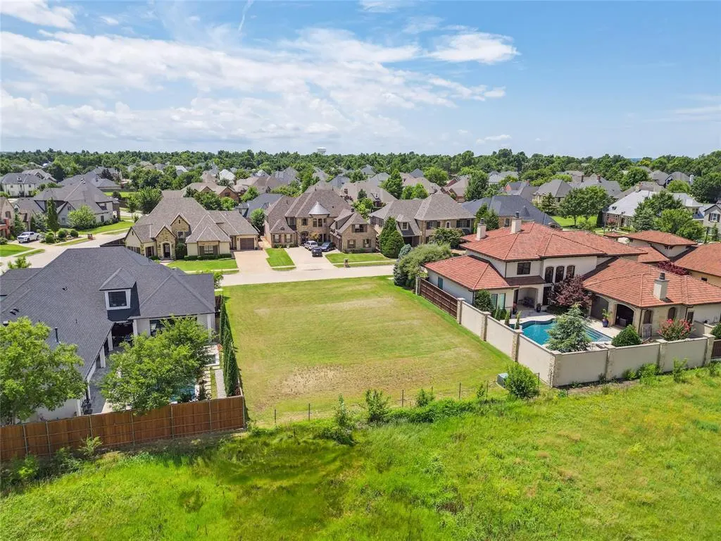 Photo 4 — 3805 Danfield Lane, Norman, OK 73072