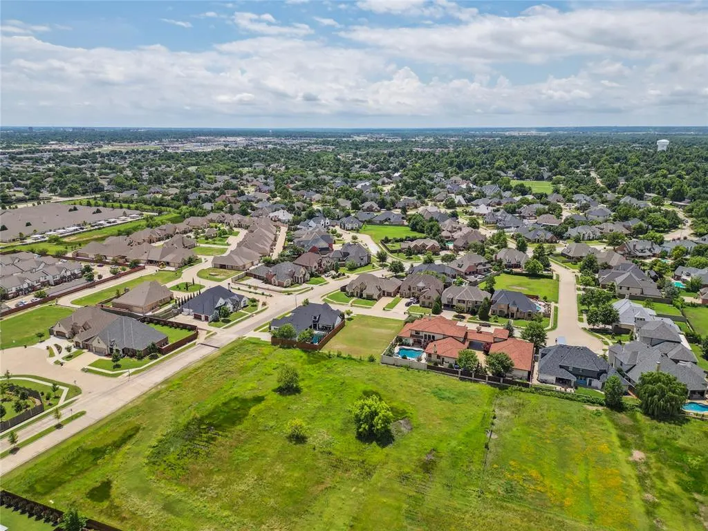 Photo 5 — 3805 Danfield Lane, Norman, OK 73072