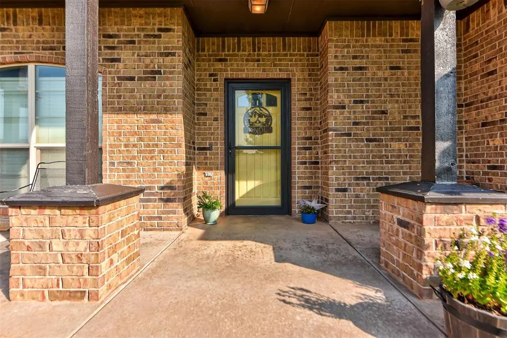 Photo 4 — 1479 Sunset Circle, Edmond, OK 73025