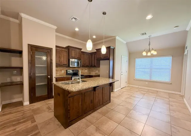 Photo 2 — 2413 NW 195th Street, Edmond, OK 73012