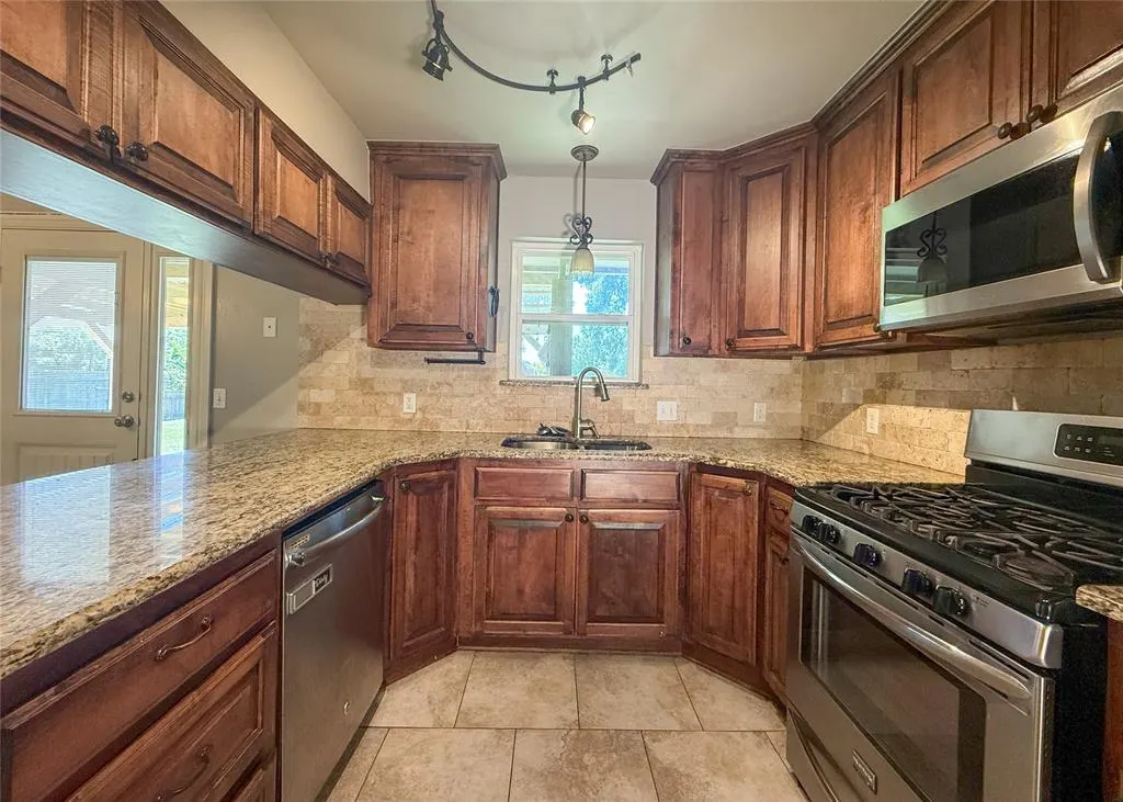 Photo 4 — 16 SW 148th Street, Oklahoma City, OK 73170