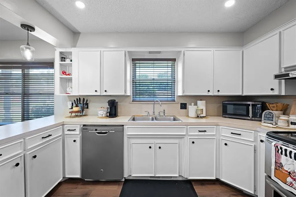 Photo 12 — 6424 N Sterling Drive, Oklahoma City, OK 73132