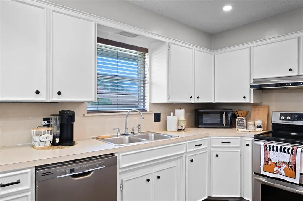 Photo 16 — 6424 N Sterling Drive, Oklahoma City, OK 73132