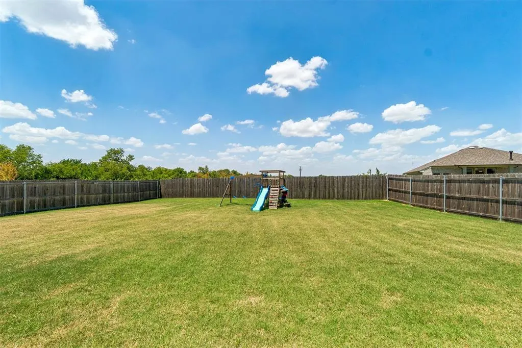 Photo 13 — 11245 NW 135th Street, Yukon, OK 73099