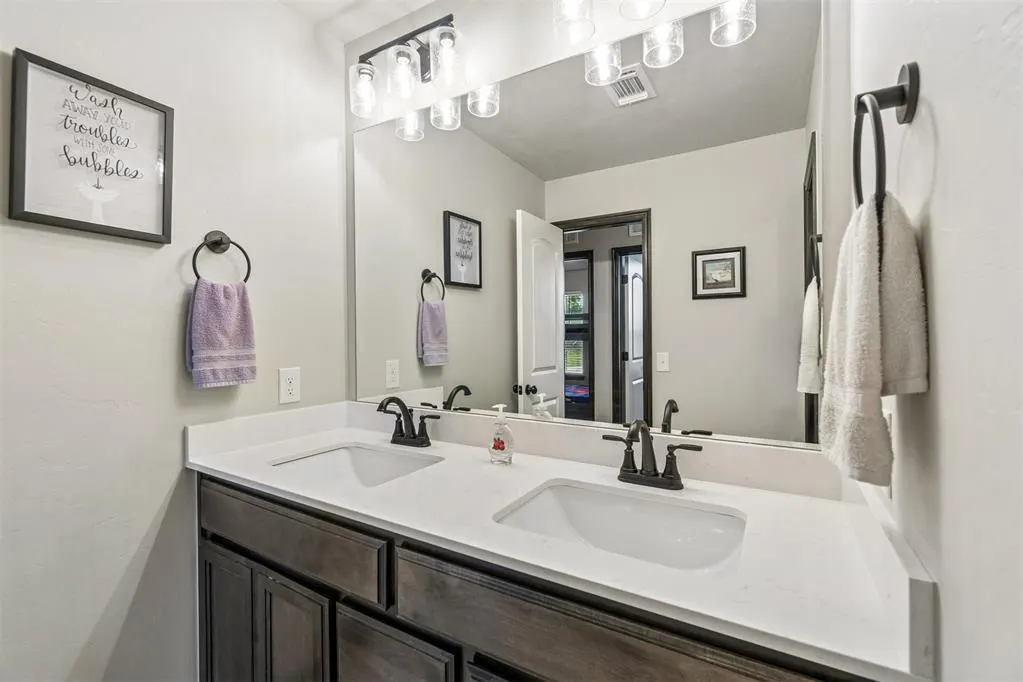 Photo 38 — 11245 NW 135th Street, Yukon, OK 73099