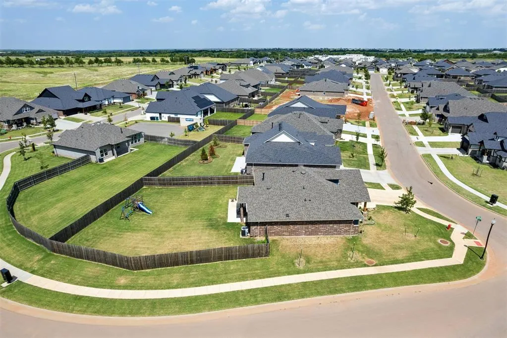 Photo 47 — 11245 NW 135th Street, Yukon, OK 73099