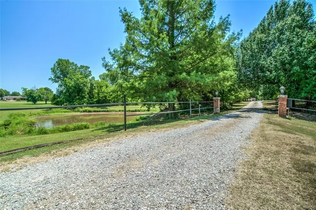 Photo 3 — 14300 W Wilshire Boulevard, Yukon, OK 73099