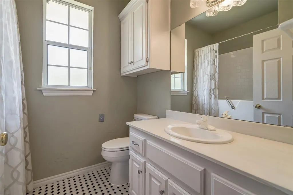 Photo 35 — 14300 W Wilshire Boulevard, Yukon, OK 73099