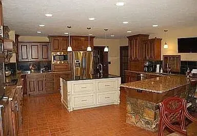 Photo 9 — 10500 S Garnada Lane, Oklahoma City, OK 73165