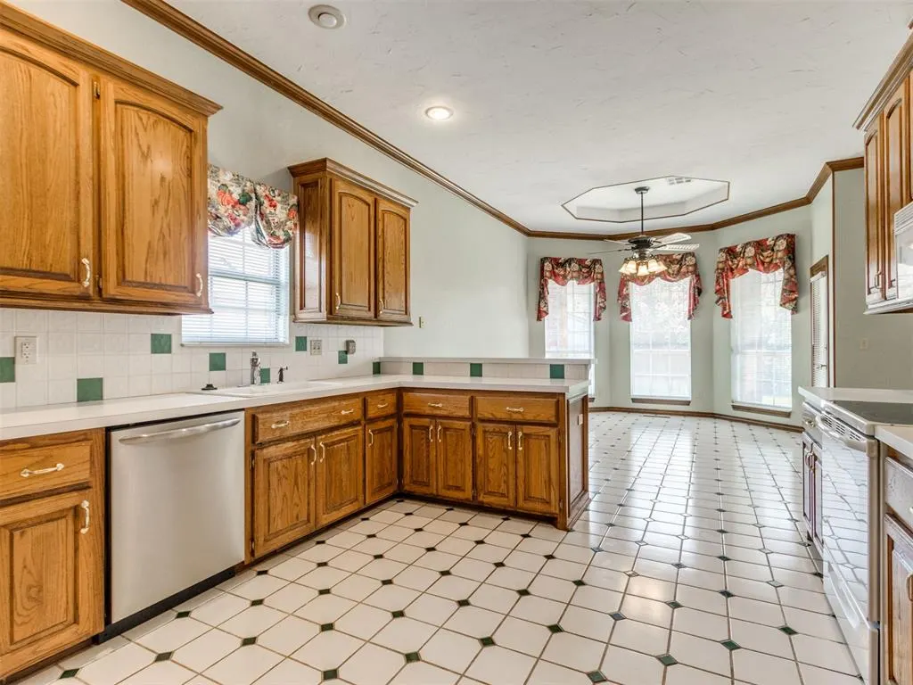 Photo 2 — 1408 SW 113th Street, Oklahoma City, OK 73170