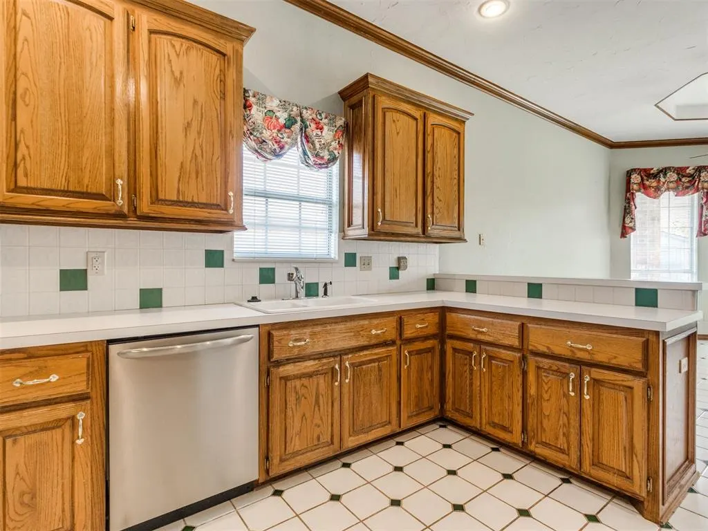 Photo 31 — 1408 SW 113th Street, Oklahoma City, OK 73170