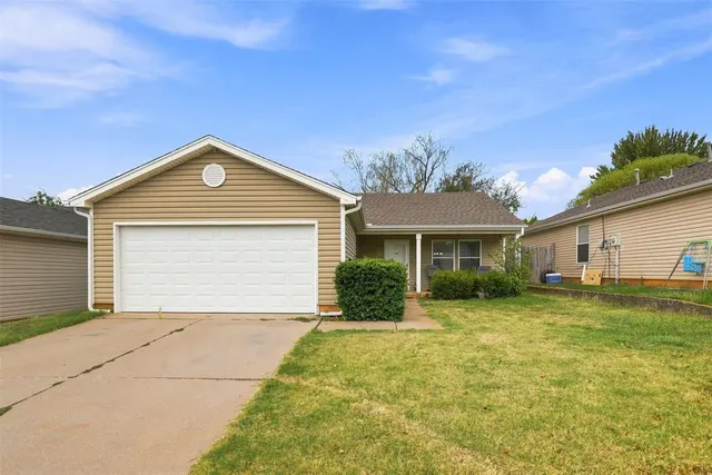 Photo 2 — 2417 Desert Willow Terrace, Norman, OK 73071