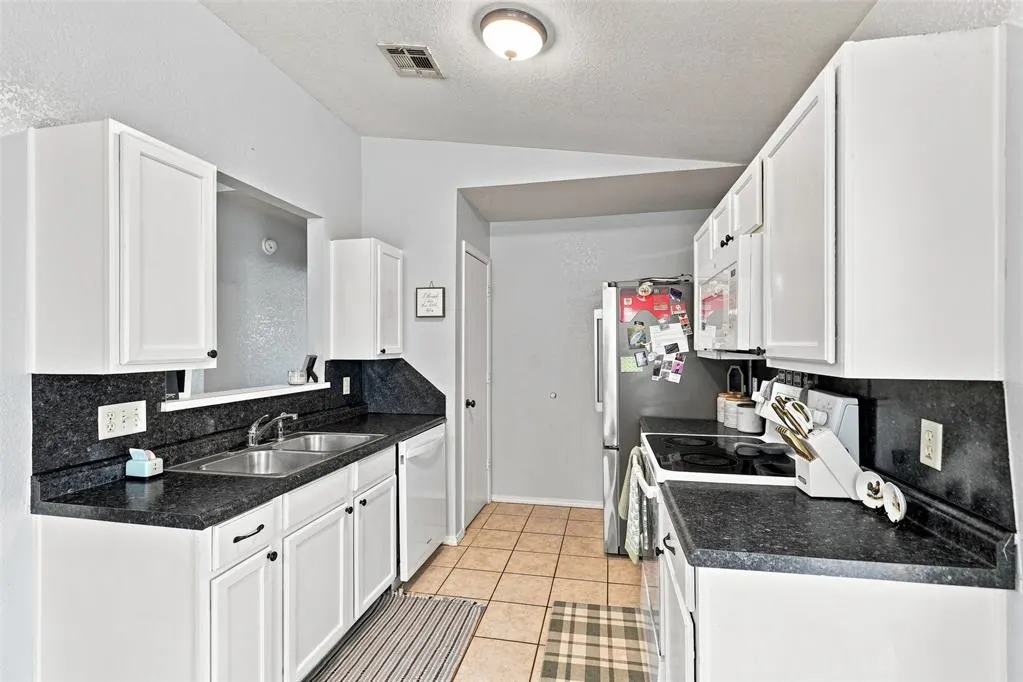 Photo 10 — 2417 Desert Willow Terrace, Norman, OK 73071