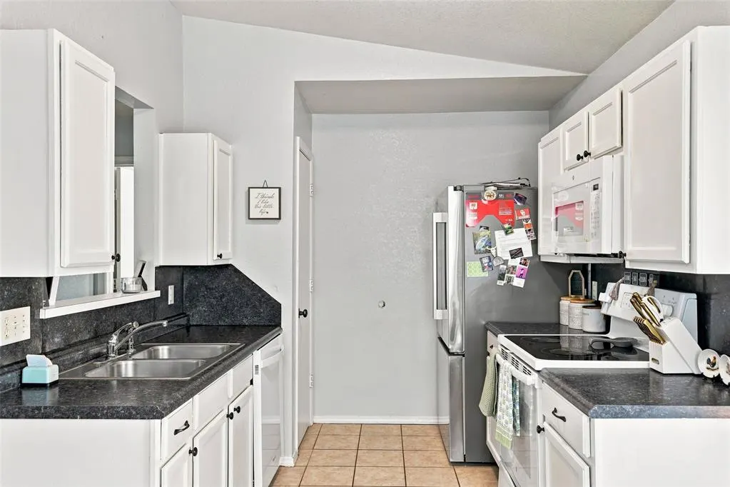 Photo 11 — 2417 Desert Willow Terrace, Norman, OK 73071
