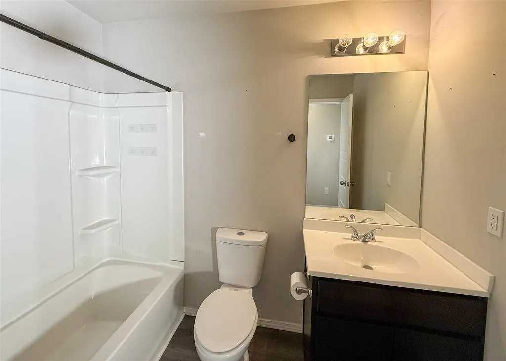 Photo 10 — 528 Fox Burrow Lane, Newcastle, OK 73065