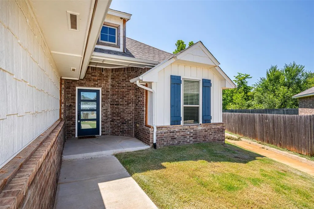 Photo 2 — 4320 Palmetto Trail, Oklahoma City, OK 73179