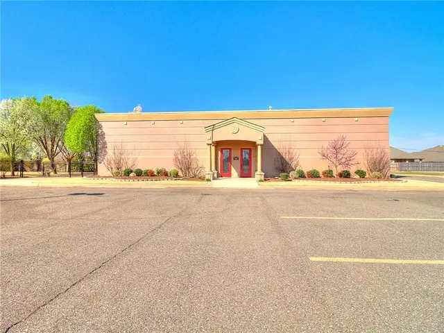 Photo 2 — 9101 S Robinson Avenue, Oklahoma City, OK 73139