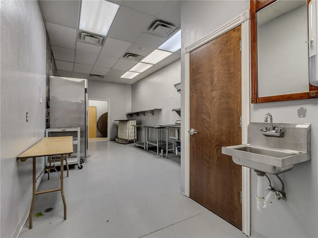 Photo 23 — 9101 S Robinson Avenue, Oklahoma City, OK 73139