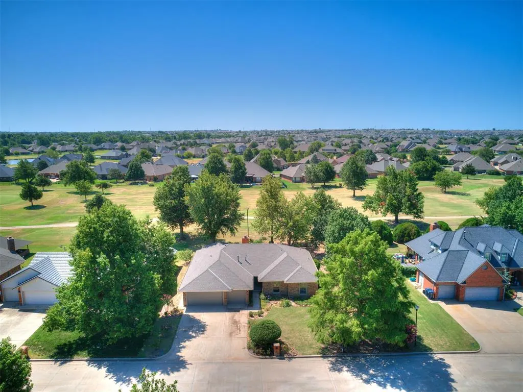 Photo 3 — 11616 Hackney Lane, Yukon, OK 73099
