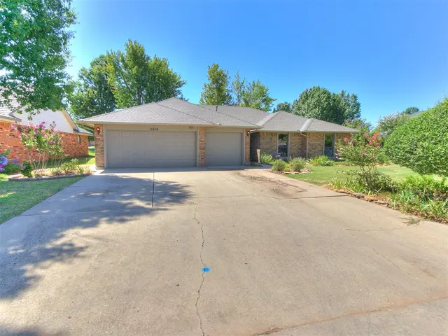 Photo 4 — 11616 Hackney Lane, Yukon, OK 73099