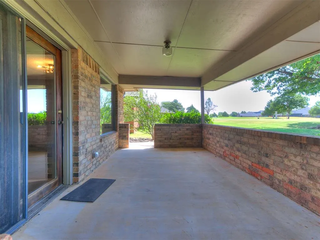 Photo 9 — 11616 Hackney Lane, Yukon, OK 73099