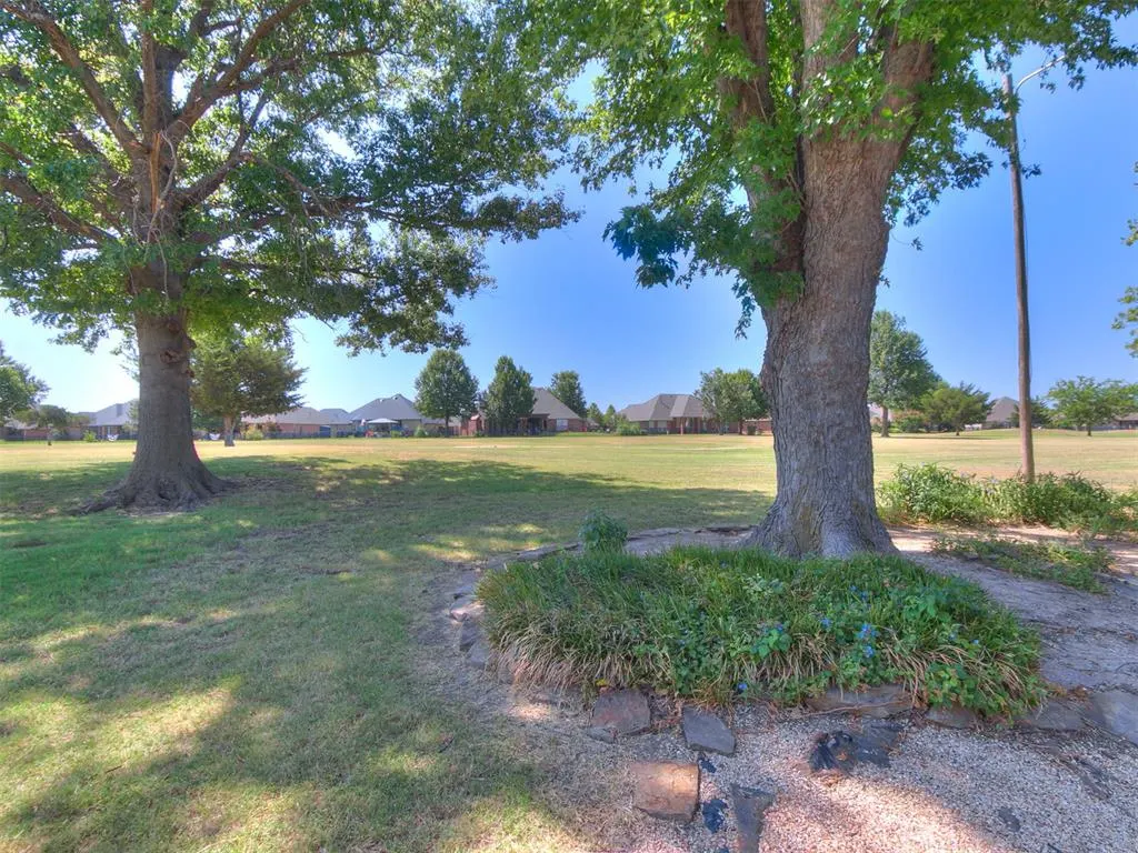 Photo 11 — 11616 Hackney Lane, Yukon, OK 73099