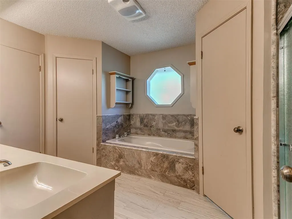 Photo 37 — 11616 Hackney Lane, Yukon, OK 73099