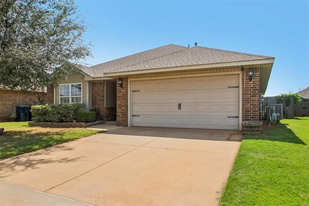 Photo 2 — 9613 Lauren Drive, Oklahoma City, OK 73160