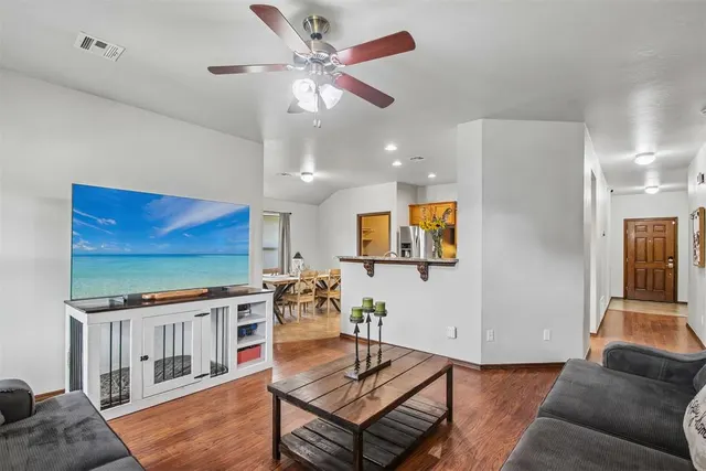 Photo 4 — 9613 Lauren Drive, Oklahoma City, OK 73160