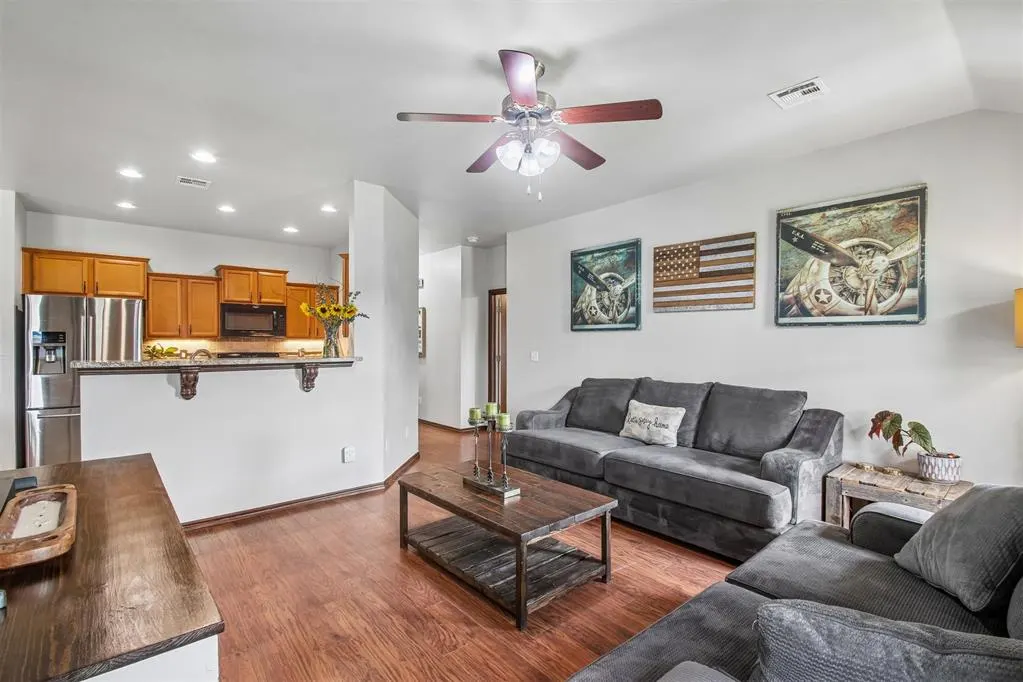 Photo 6 — 9613 Lauren Drive, Oklahoma City, OK 73160