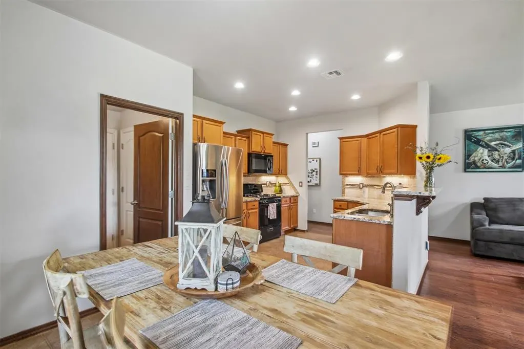Photo 9 — 9613 Lauren Drive, Oklahoma City, OK 73160