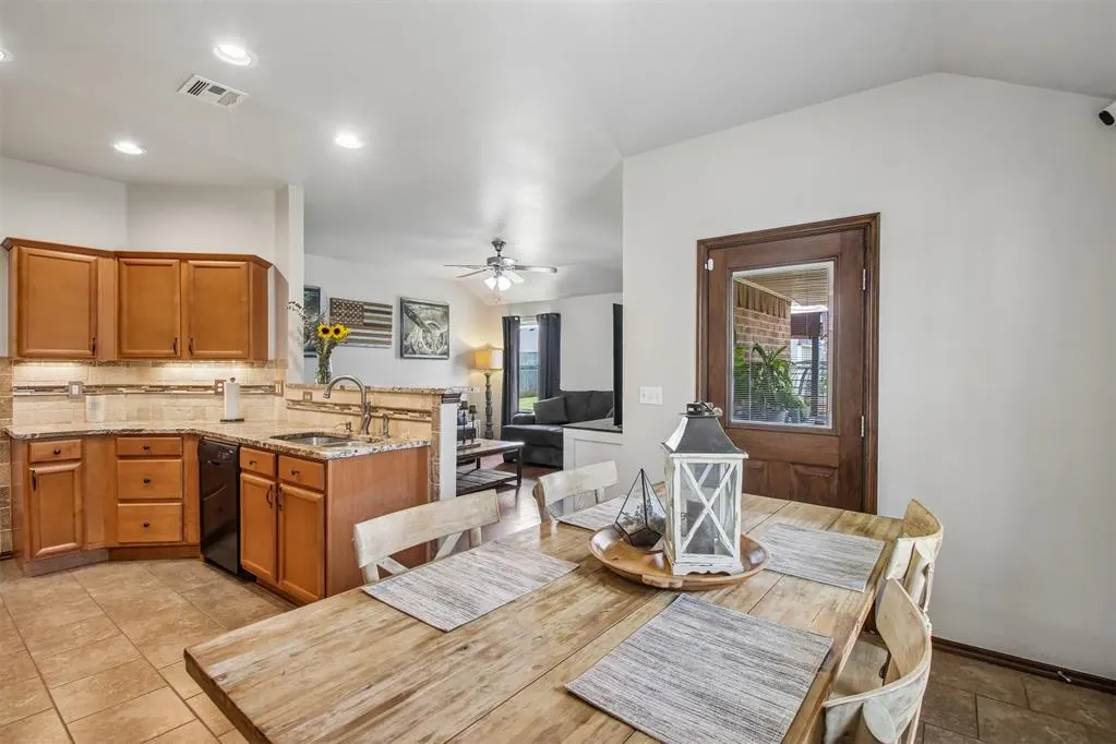 Photo 10 — 9613 Lauren Drive, Oklahoma City, OK 73160