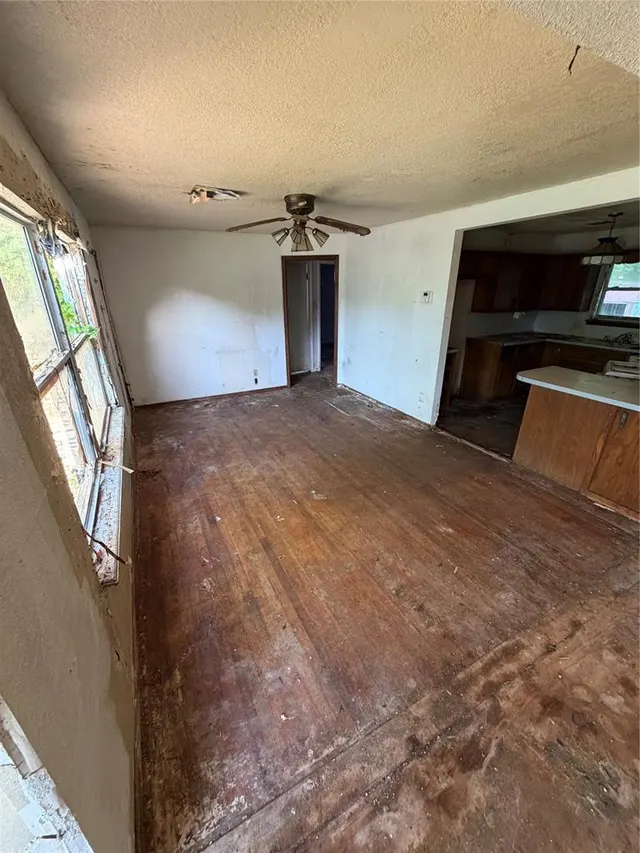 Photo 2 — 2404 SW 51st Street, Oklahoma City, OK 73119