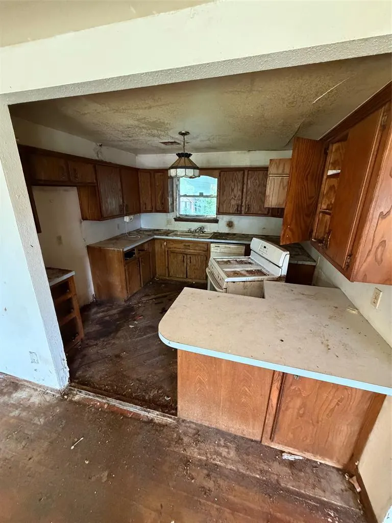 Photo 3 — 2404 SW 51st Street, Oklahoma City, OK 73119